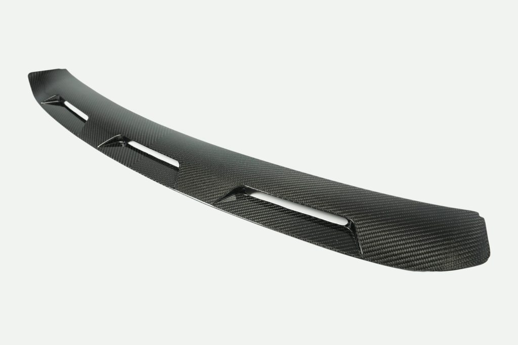 Накладка переднего бампера