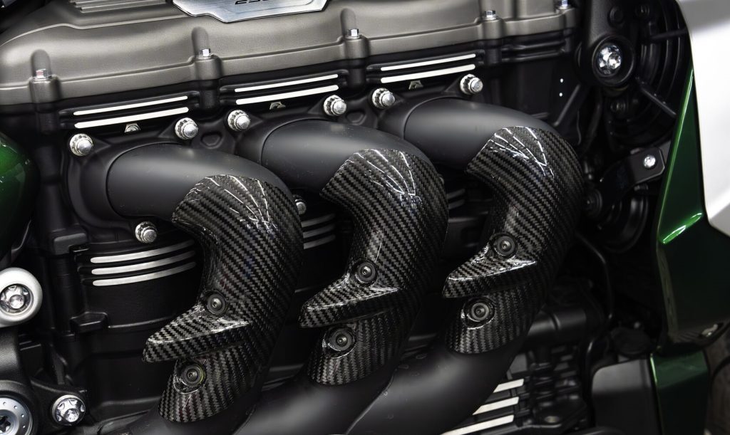 Щитки выпускного коллектора