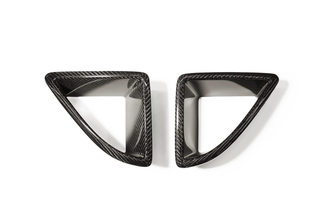 Треугольные вставки переднего бампера SHARK